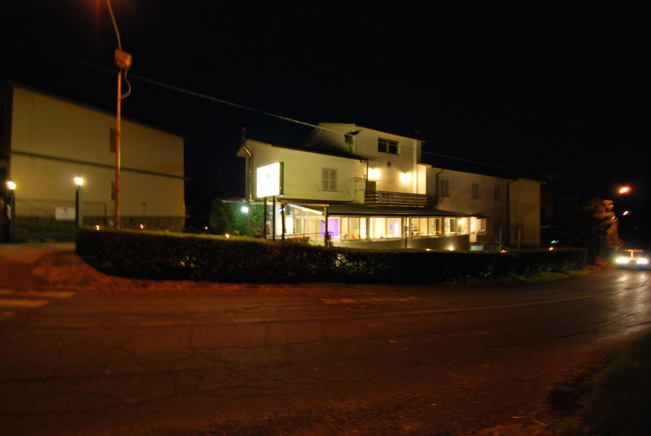 Hotel & Ristorante L'Angoletto In Selci Selci  Dış mekan fotoğraf
