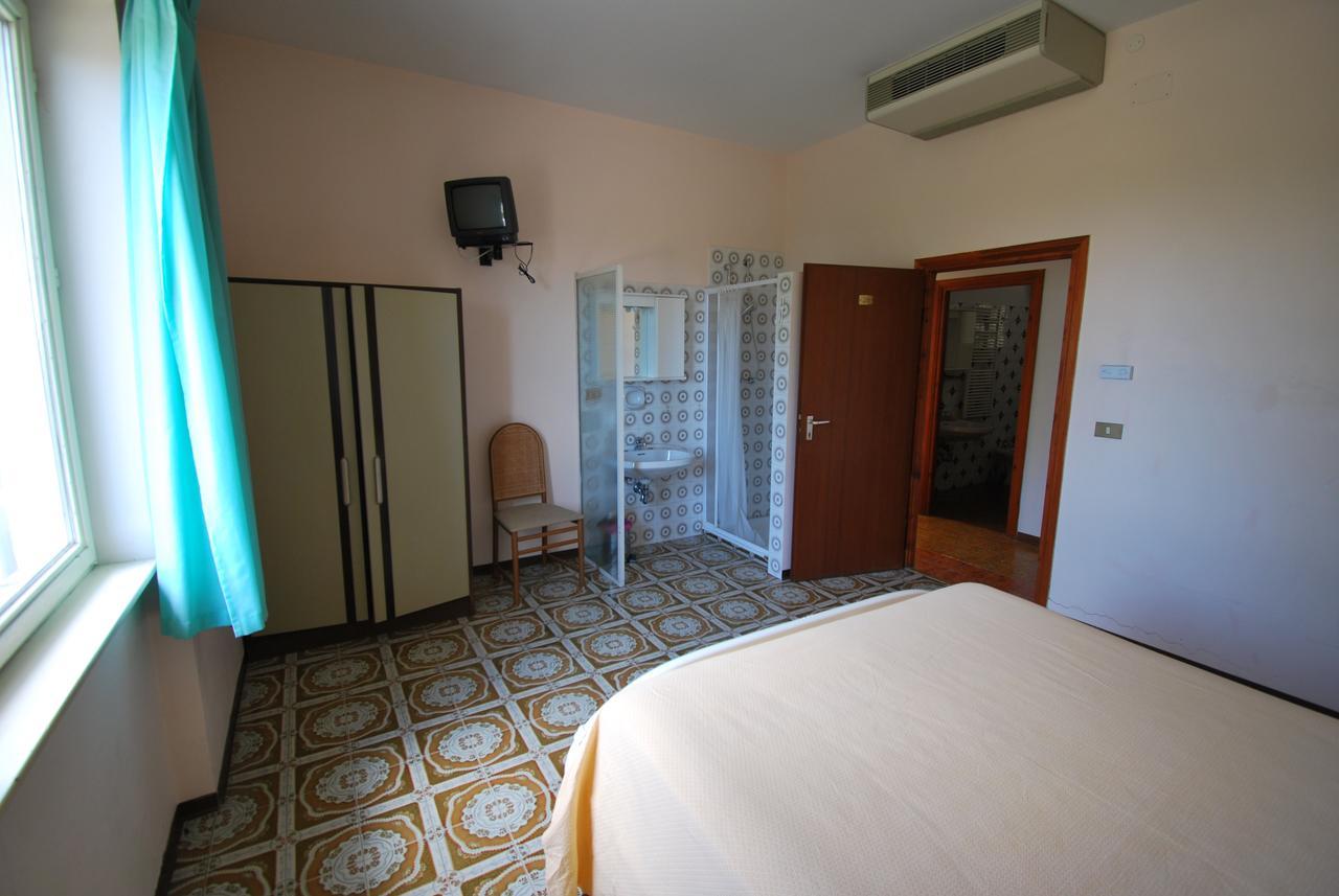Hotel & Ristorante L'Angoletto In Selci Selci  Dış mekan fotoğraf